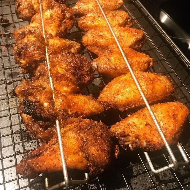 1+1 GRATIS | Wing Rails™ — Perfekte Grillflügel jedes Mal, mühelos