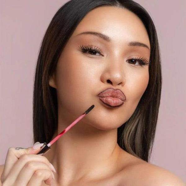 StainGlow™ – Der präzise Applikator sorgt für perfekte, definierte Lippenkonturen