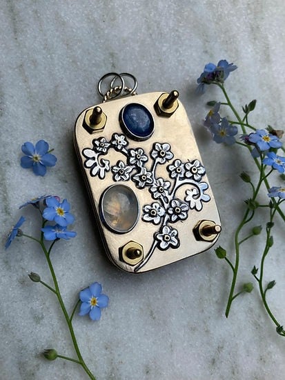 FloraLock™ Micro Press — Verwandle Vergängliche Blüten in Zeitlose Schätze