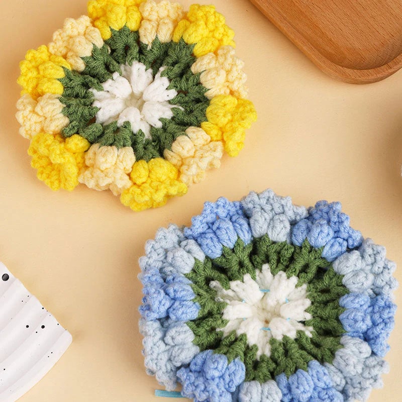 VeloraBloom™ DIY Wollset – Gestalten Sie wunderschöne Blumen-Untersetzer, die Ihre Seele fesseln und beruhigen