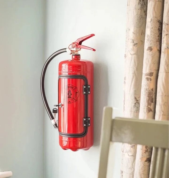 FireBar™ - Die außergewöhnliche Mini-Bar im Feuerlöscher-Look!
